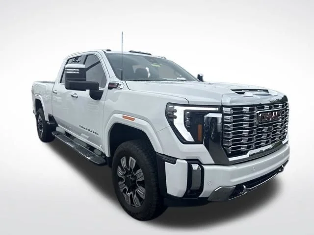 Used 2024 White GMC Denali image 14