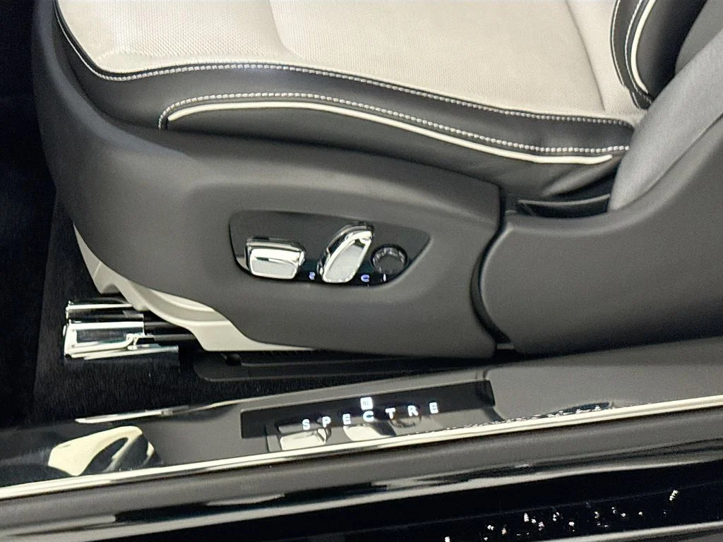 Used 2024 Black Rolls-Royce  image 21