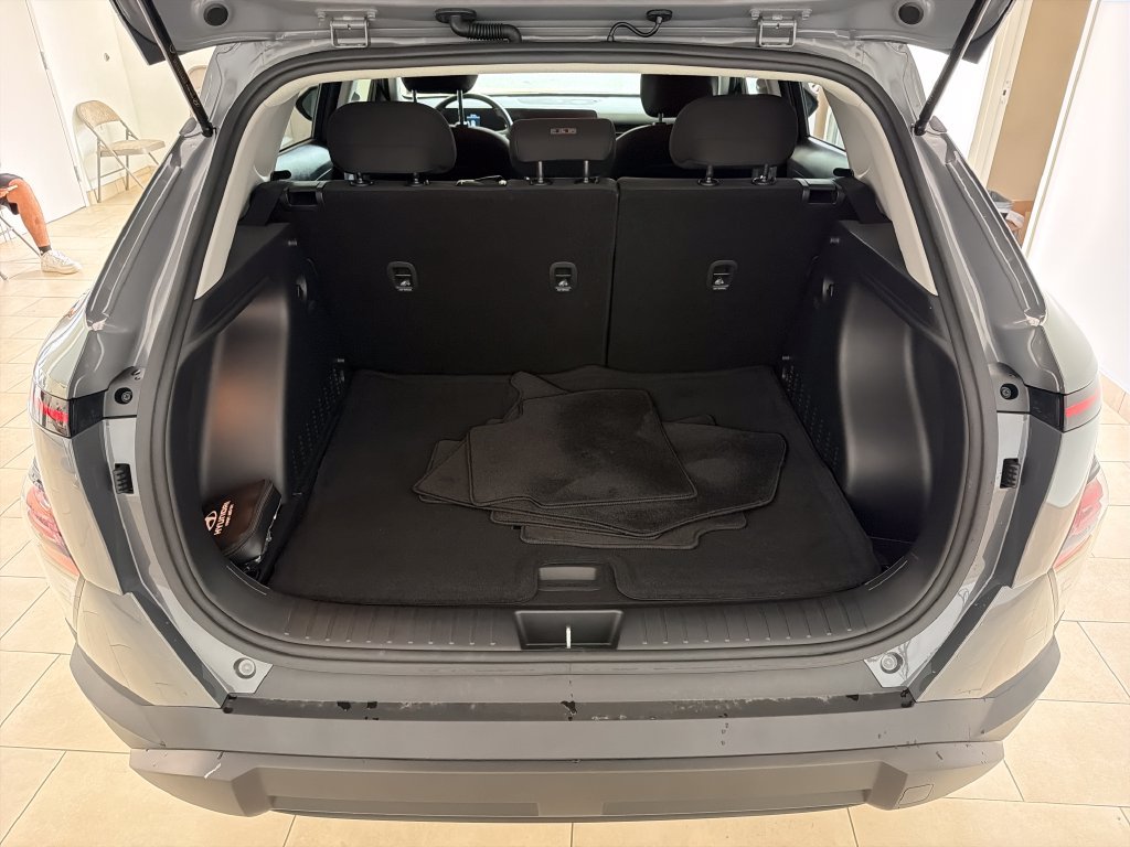 Used 2025 Gray Hyundai SEL image 32