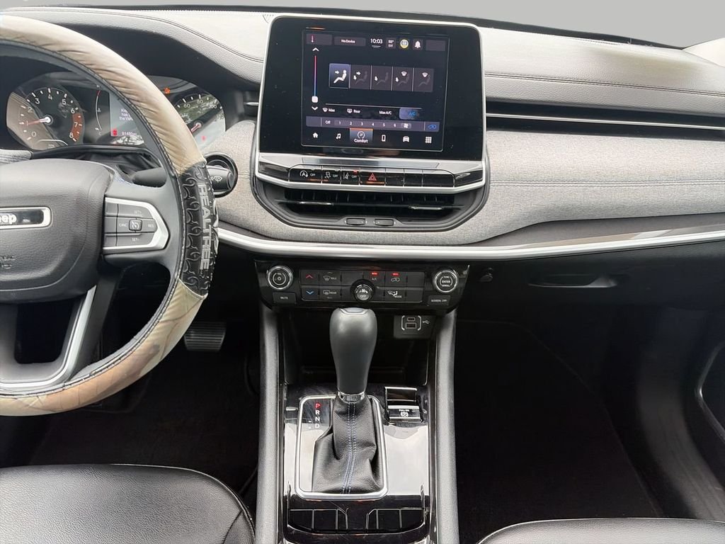 Used 2022 Black Jeep Latitude image 11