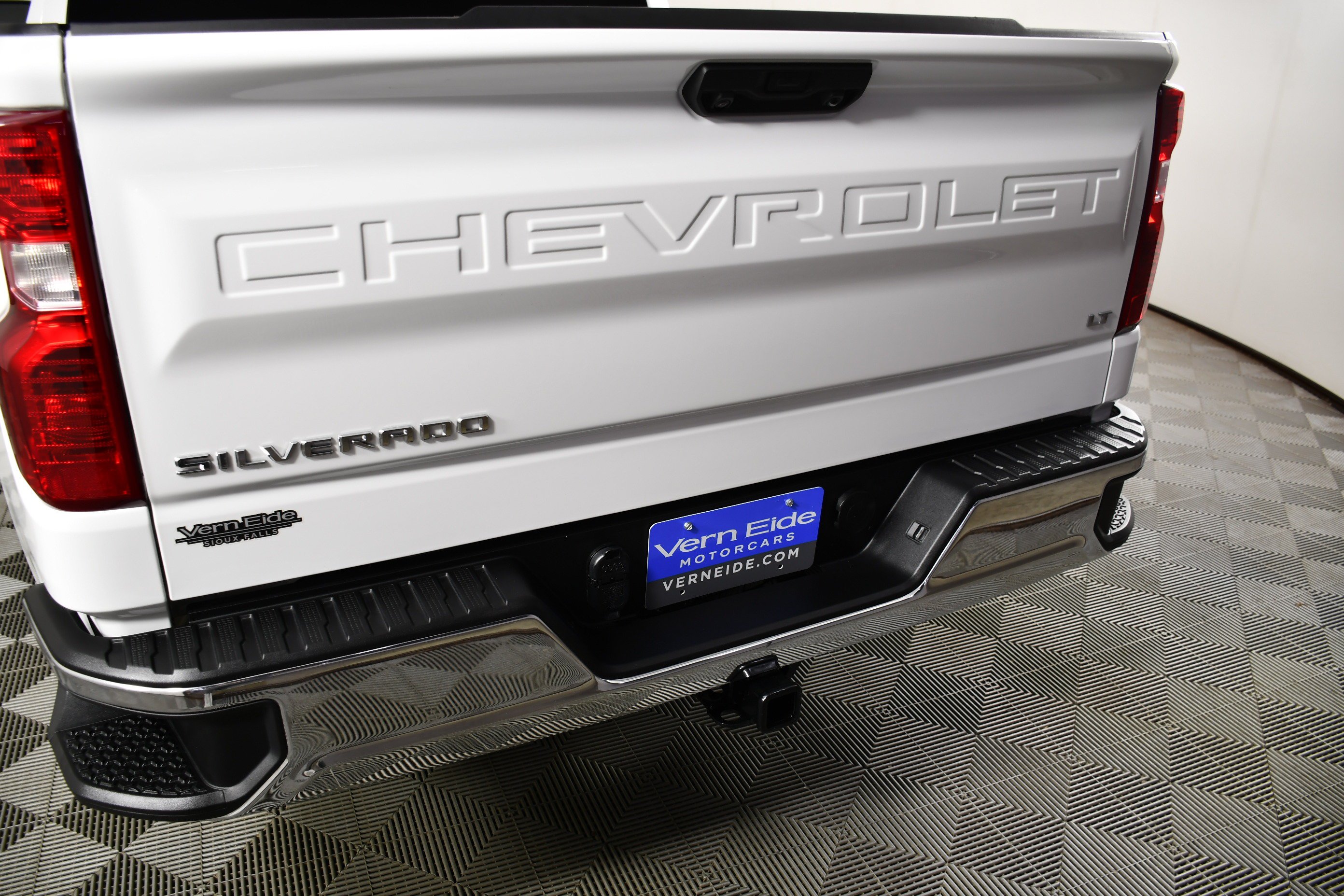 Used 2026 Summit White Chevrolet LT image 15
