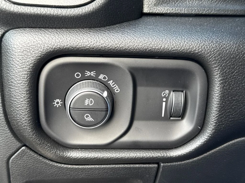 2026 RAM 1500 Warlock - Photo 25