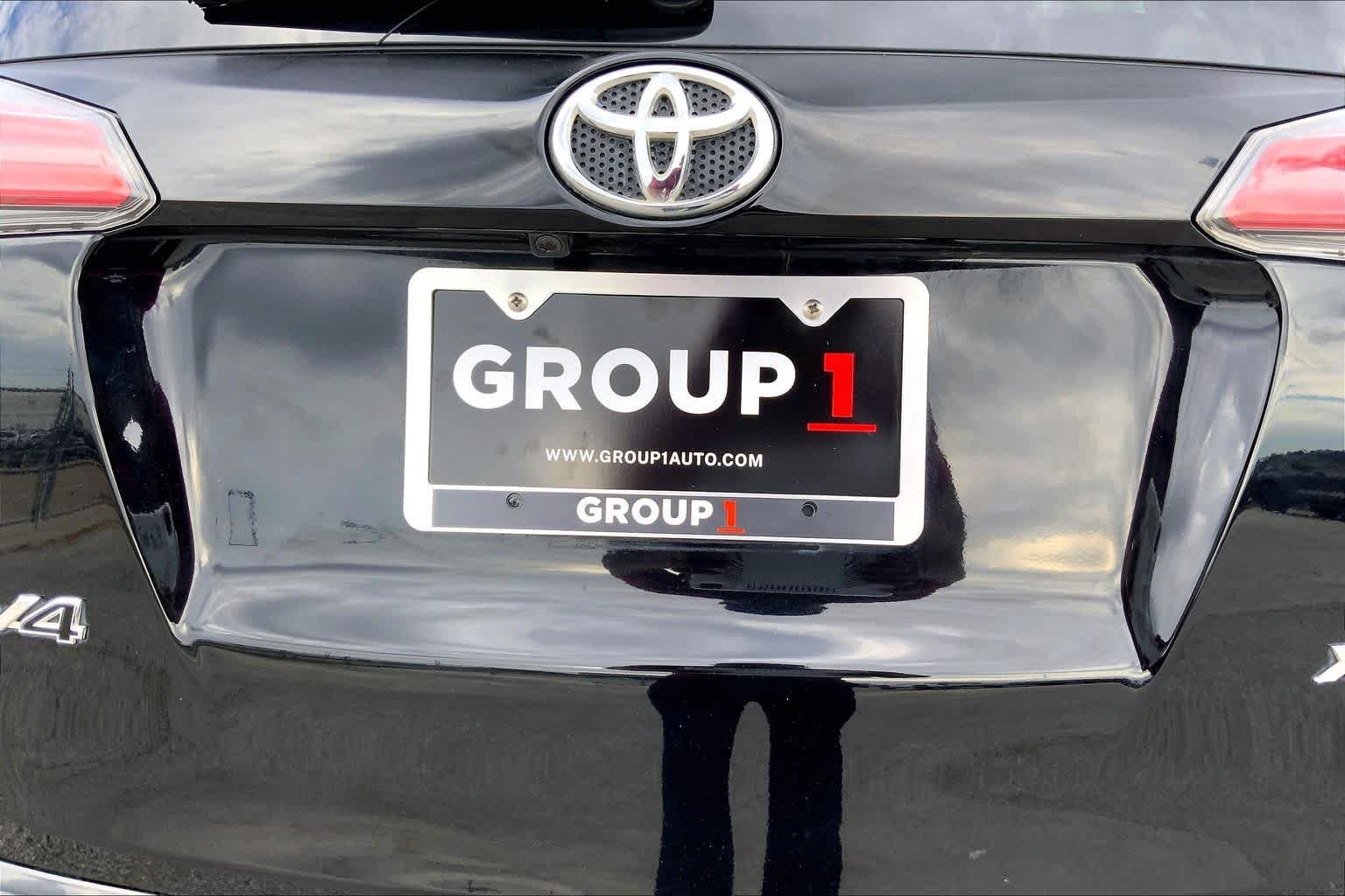 Used 2017 Black Toyota XLE image 10