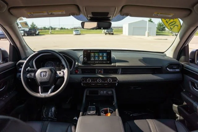 Used 2025 White Honda EX-L image 15