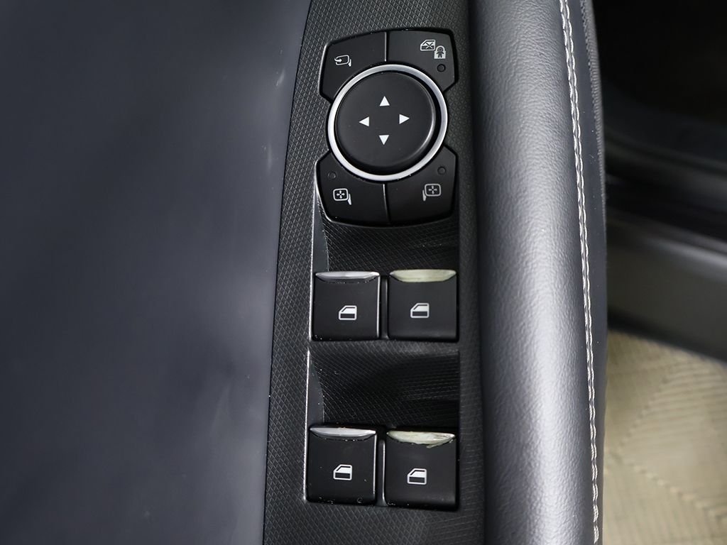 Used 2022 Gray Ford Select image 34