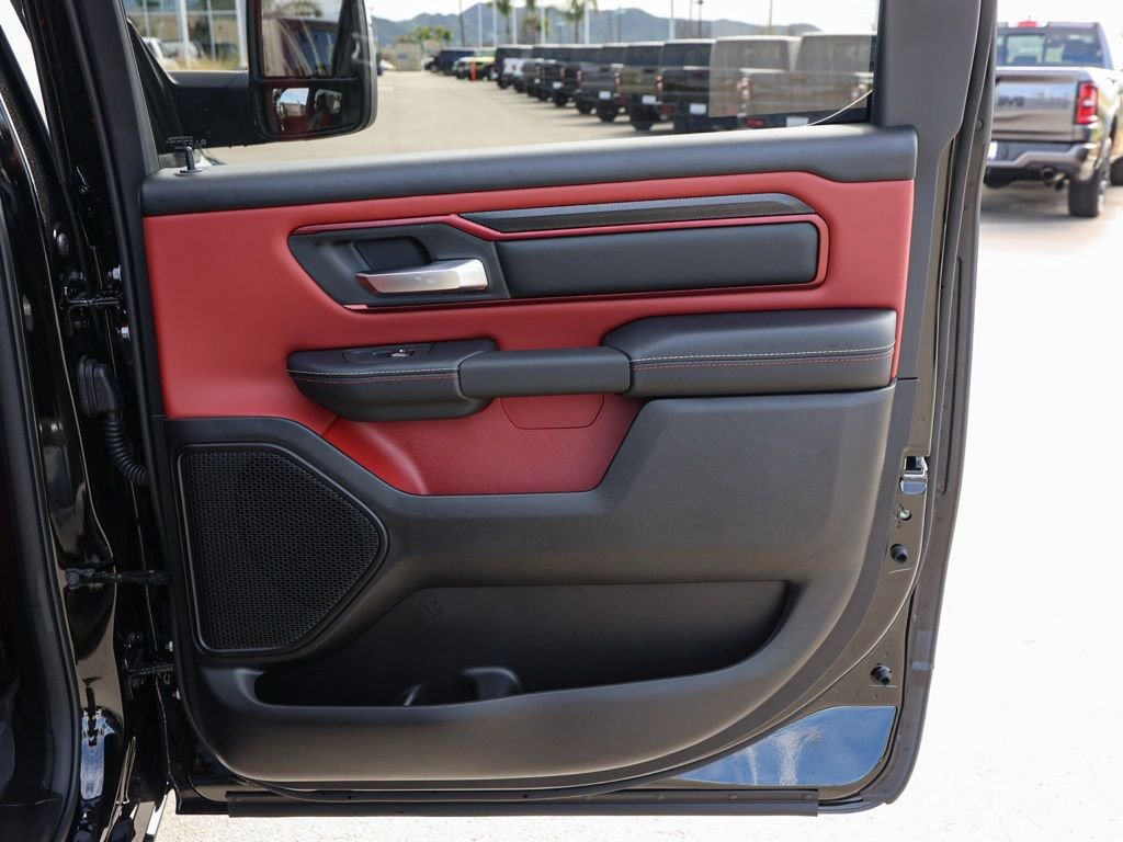 New 2026 Diamond Black Crystal Pearl-Coat Exterior Paint RAM Rebel image 17