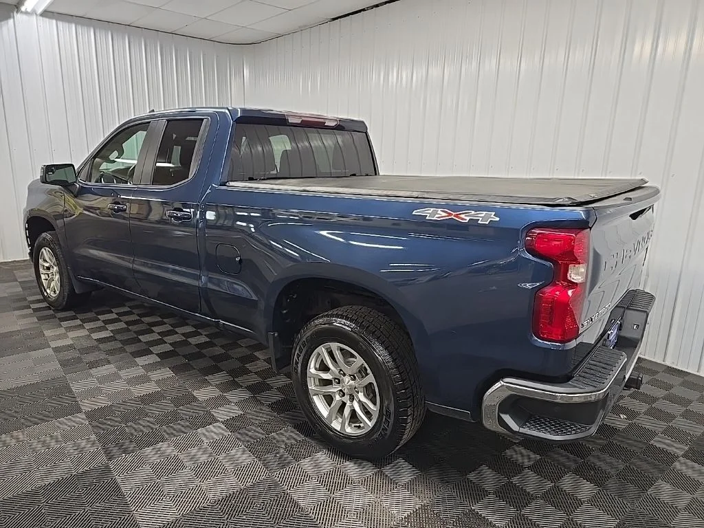 Used 2019 Blue Chevrolet LT image 9