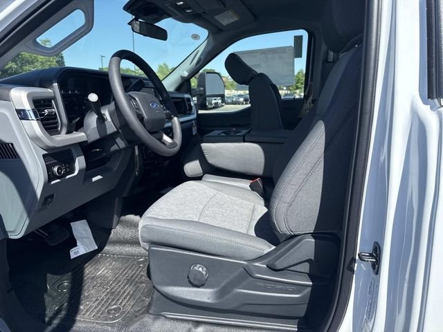 New 2026 Oxford White Ford F-350® XL image 5