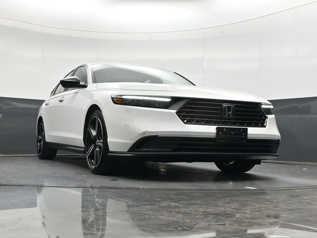Used 2024 Platinum White Pearl Honda Sport image 41