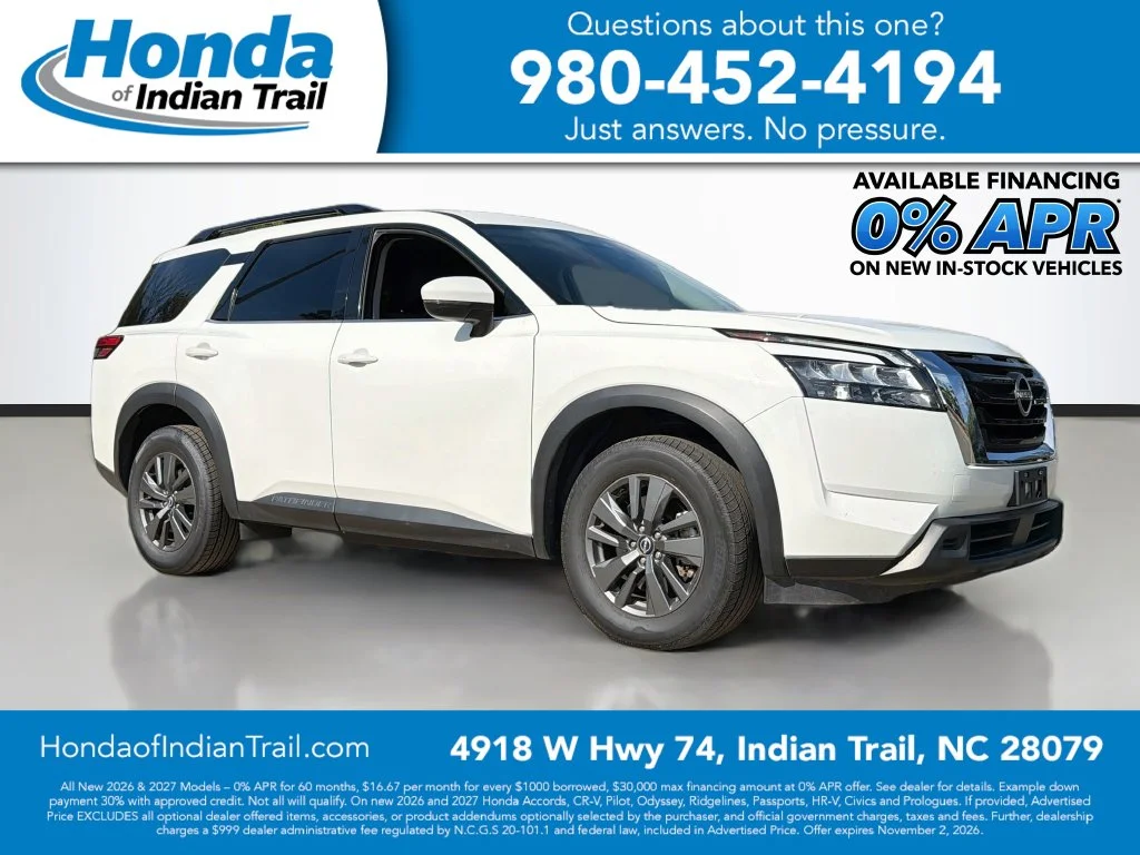 2025 Nissan Pathfinder SV
