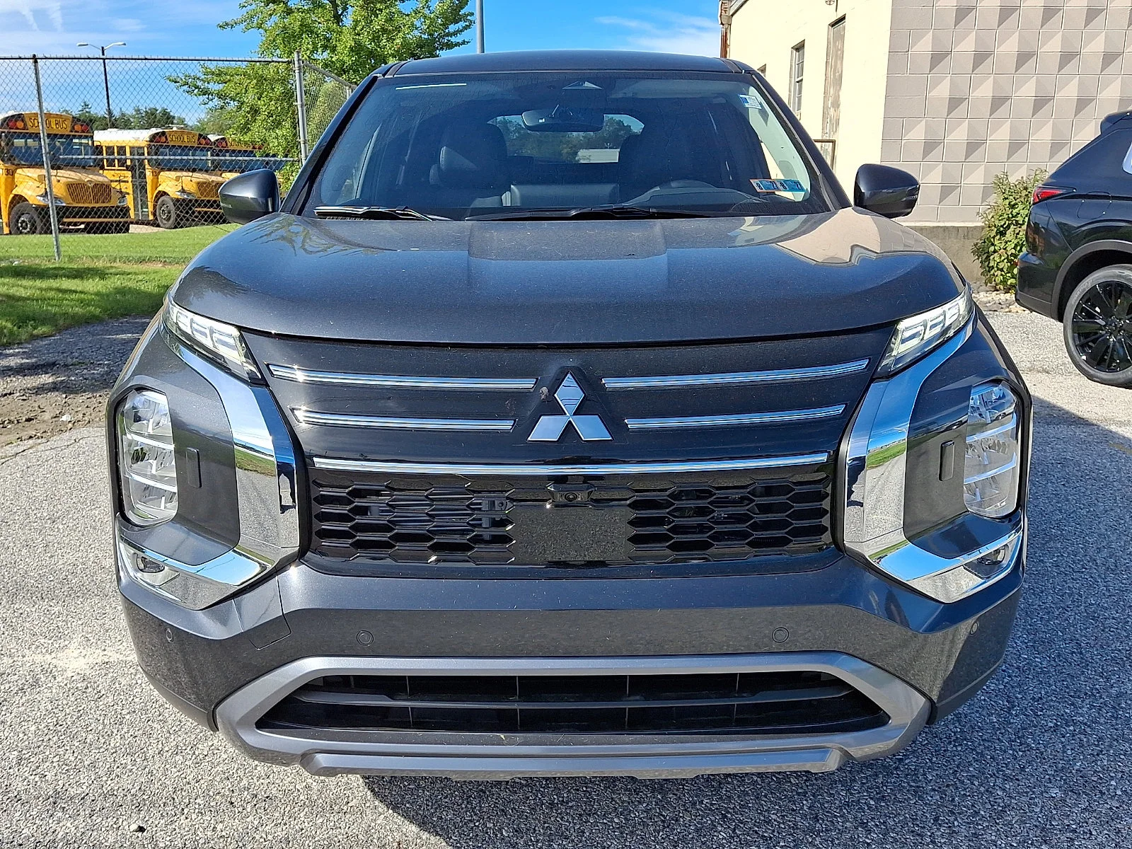 New 2026 Gray Mitsubishi SE image 3