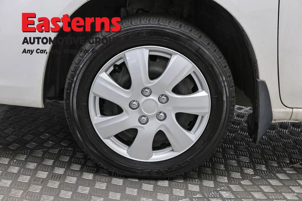 Used 2020 White Nissan SV image 33