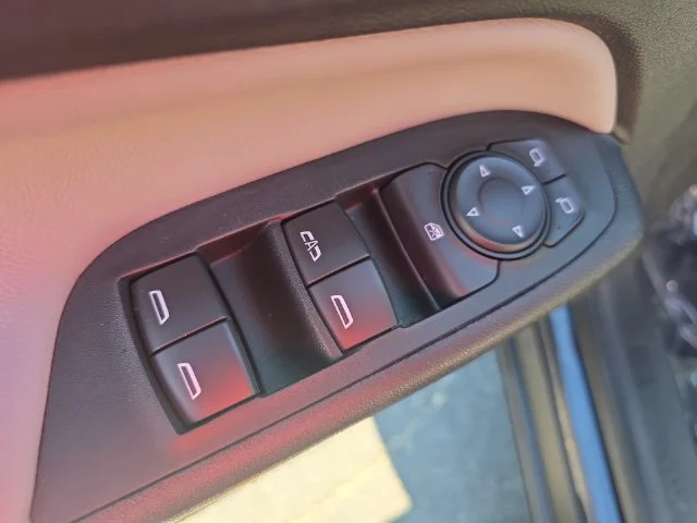 Used 2020 Blue Chevrolet LS image 27