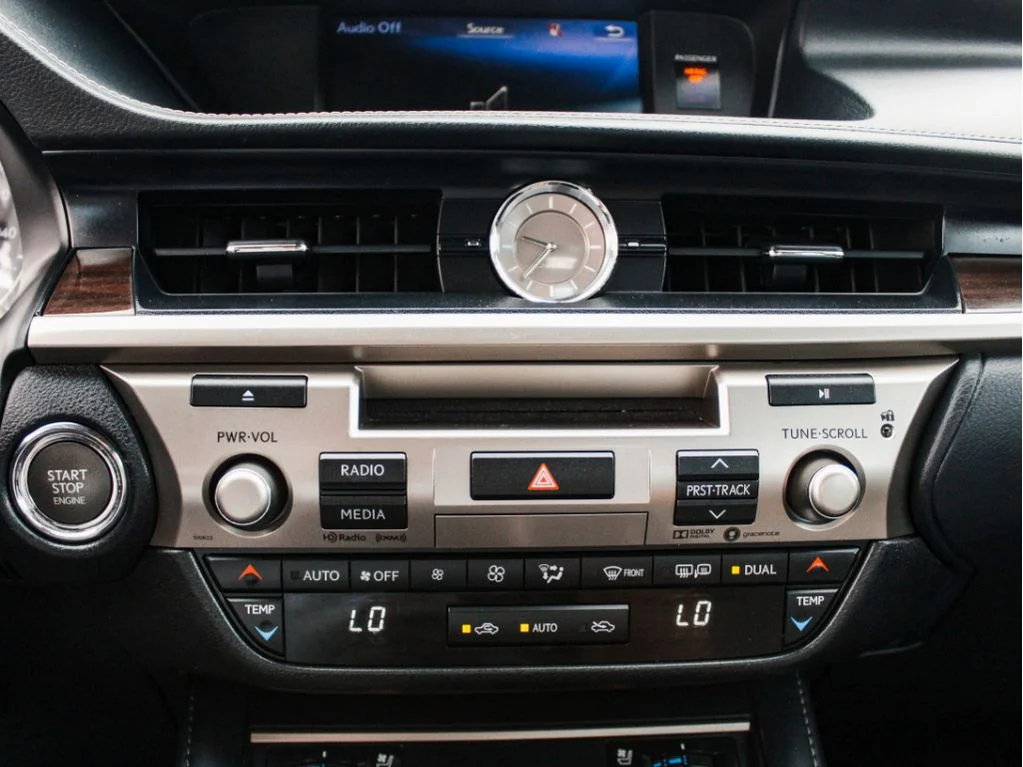 Used 2018 Nebula Gray Pearl Lexus Base image 19