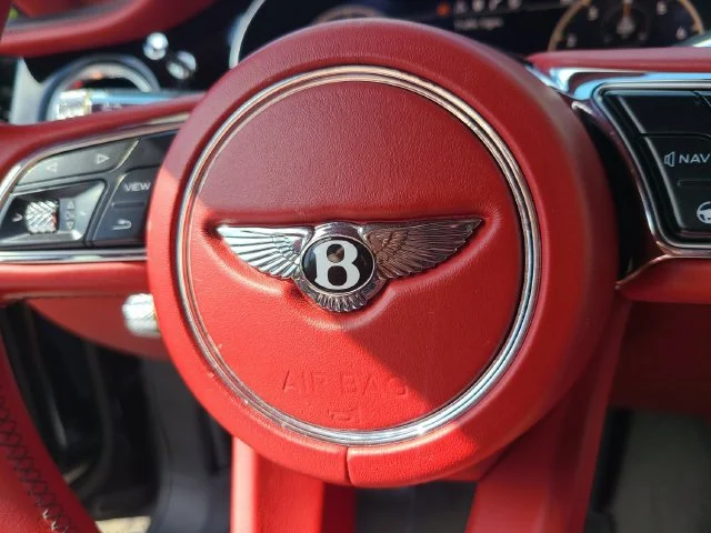 Used 2021 Black Bentley V8 image 33