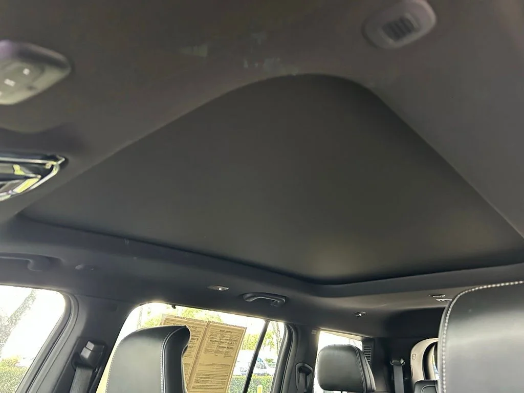 Used 2025 White Jeep Overland image 11