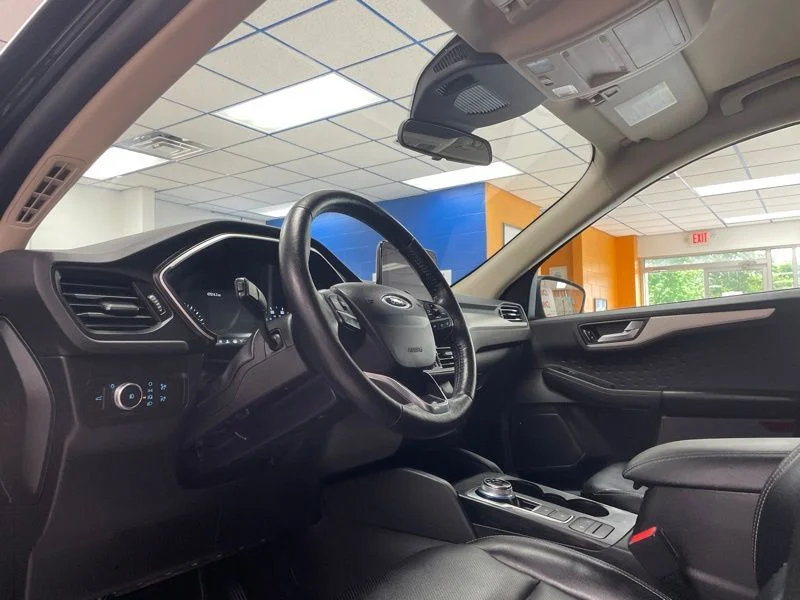 Used 2020 Black Ford SEL image 19
