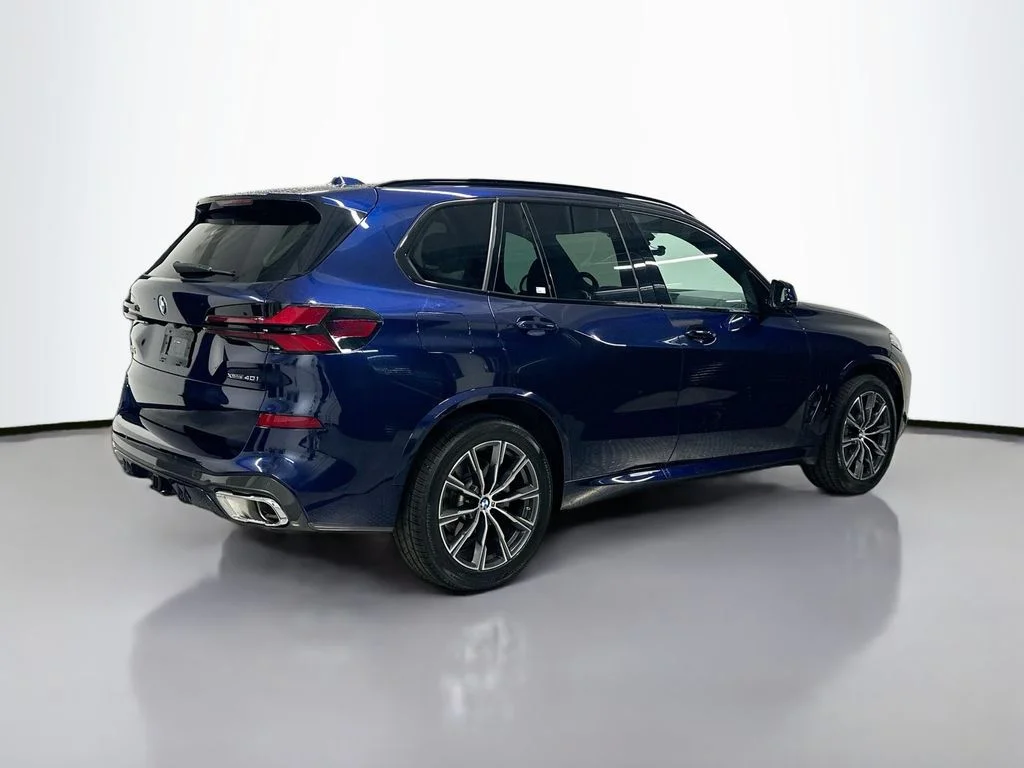 Used 2024 Blue BMW xDrive40i image 9