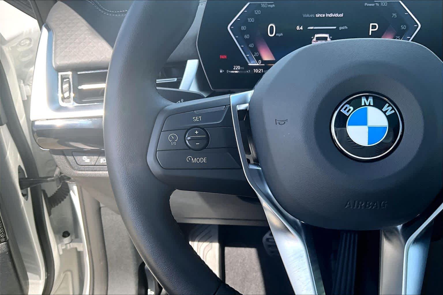 Used 2026 Mineral White Metallic BMW xDrive28i image 20