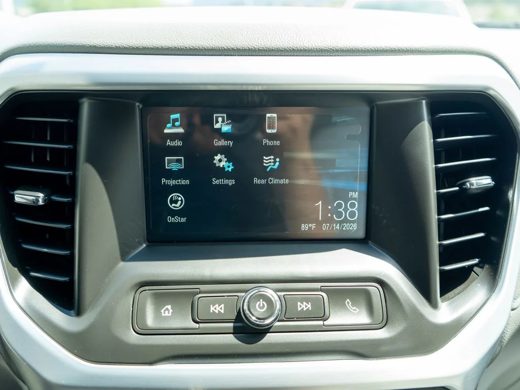 Used 2018 Silver GMC SLE-2 image 23