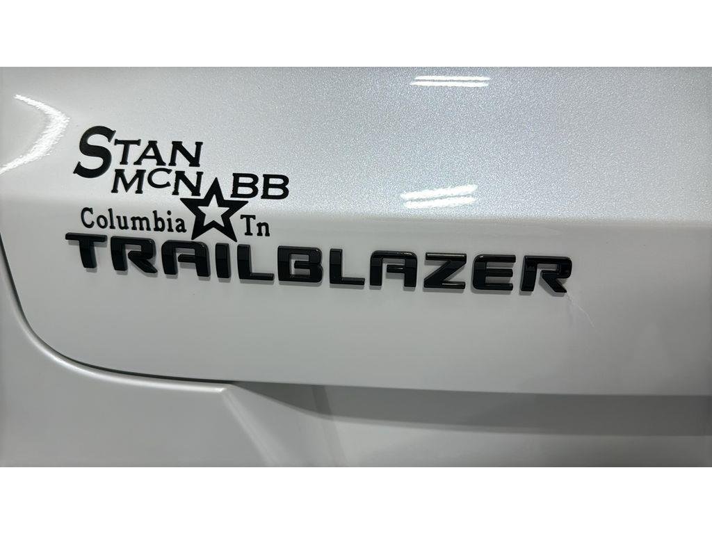 New 2026 Iridescent Pearl Tricoat Chevrolet RS image 5