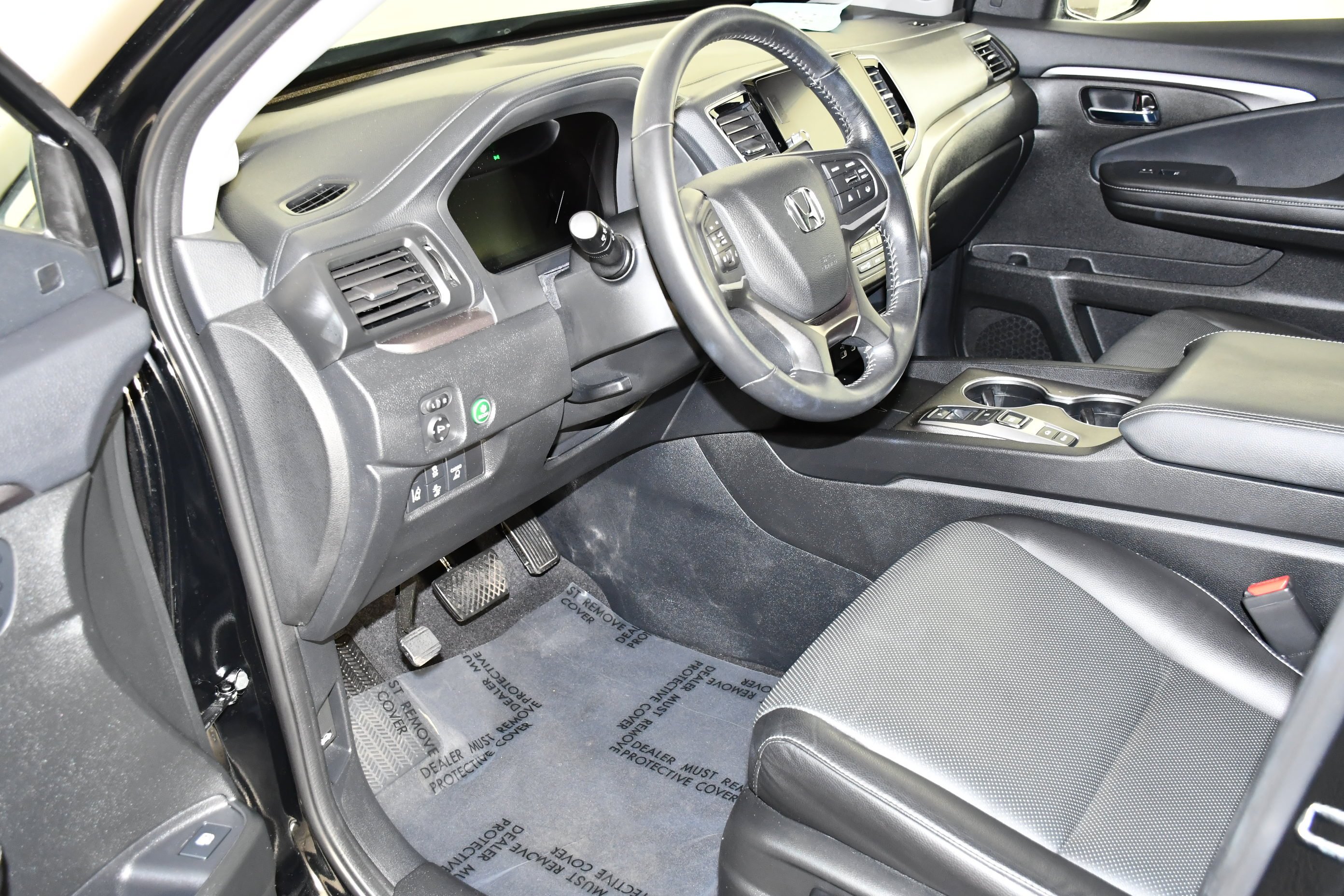 Certified Used 2024 Crystal Black Pearl Honda AWD RTL image 25