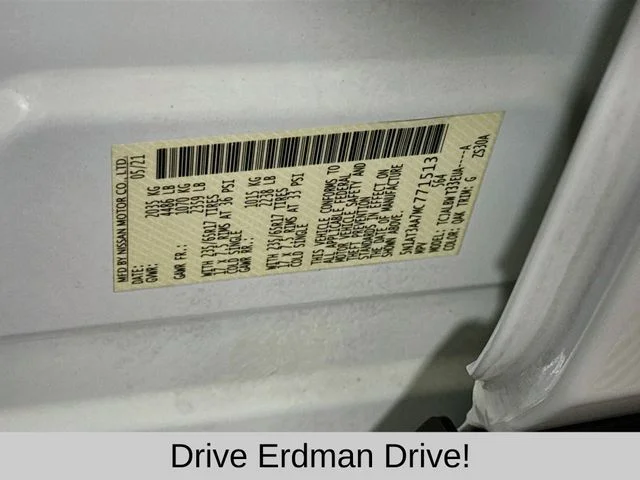 Used 2021 White Nissan S image 31