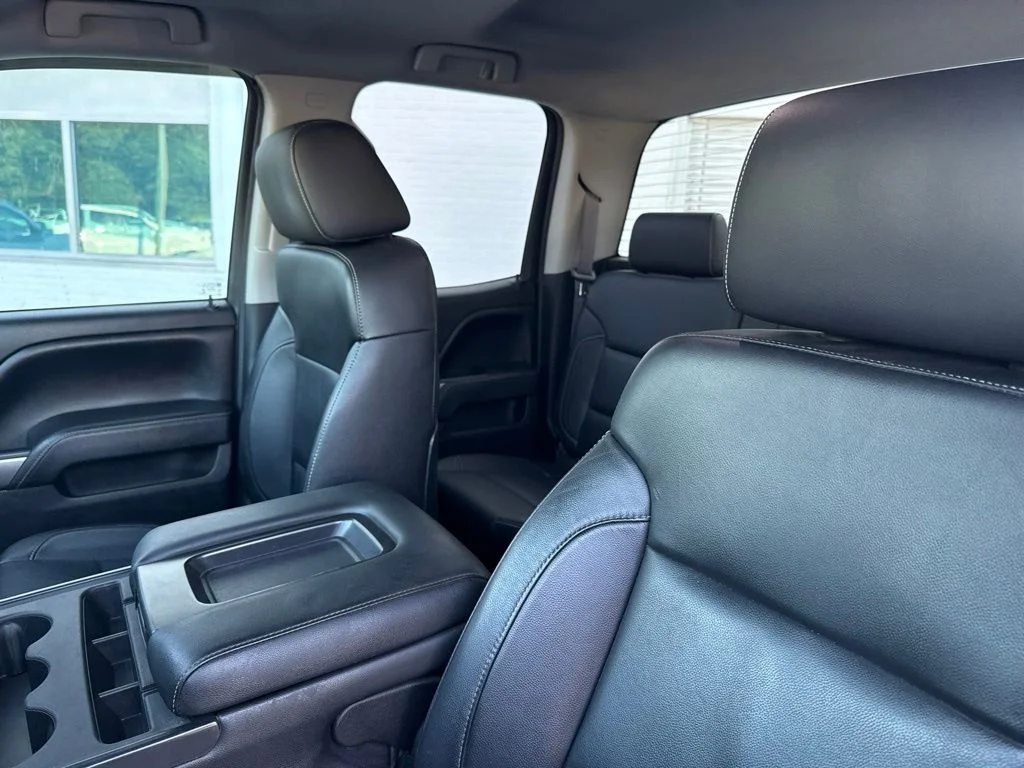 Used 2015 Silver Chevrolet LT image 32