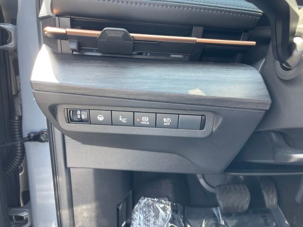 Certified Used 2024 Gray Nissan ENGAGE image 16