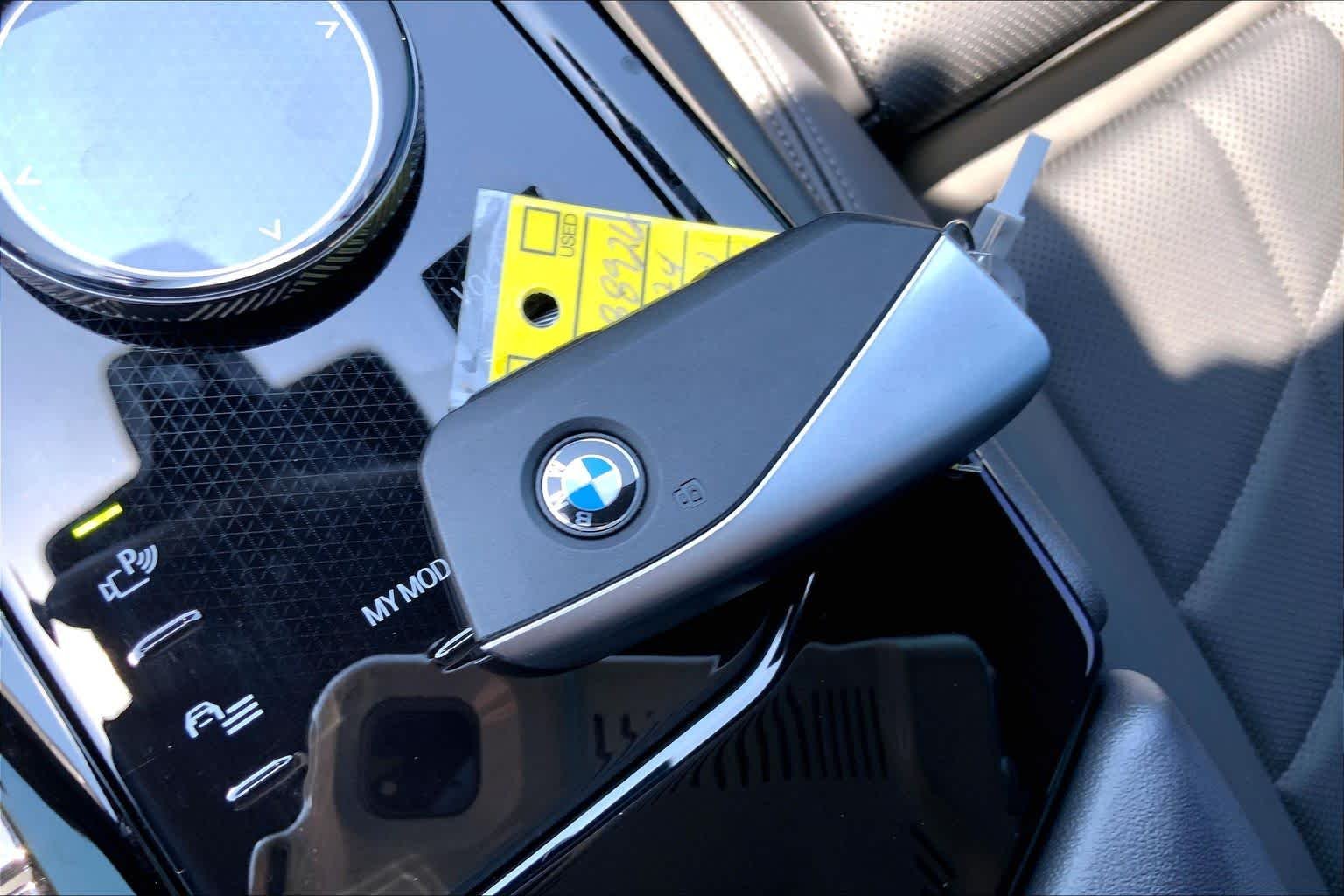 Used 2024 Black Sapphire Metallic BMW 530i image 15