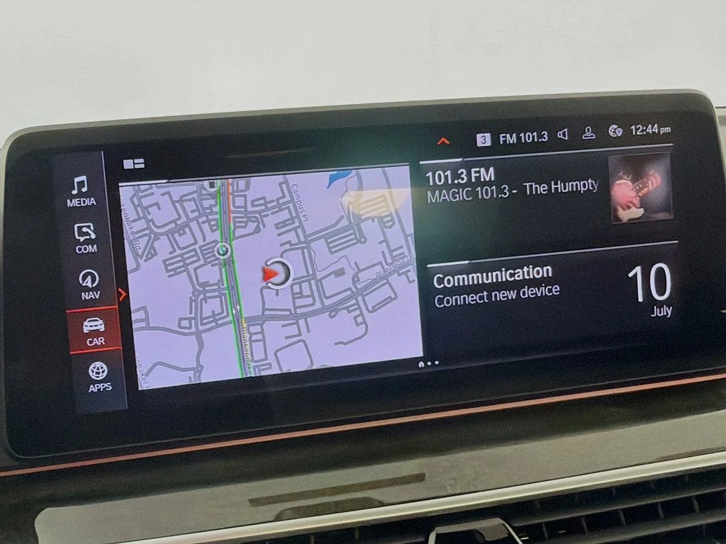Used 2022 Black Sapphire Metallic BMW 530i xDrive image 15