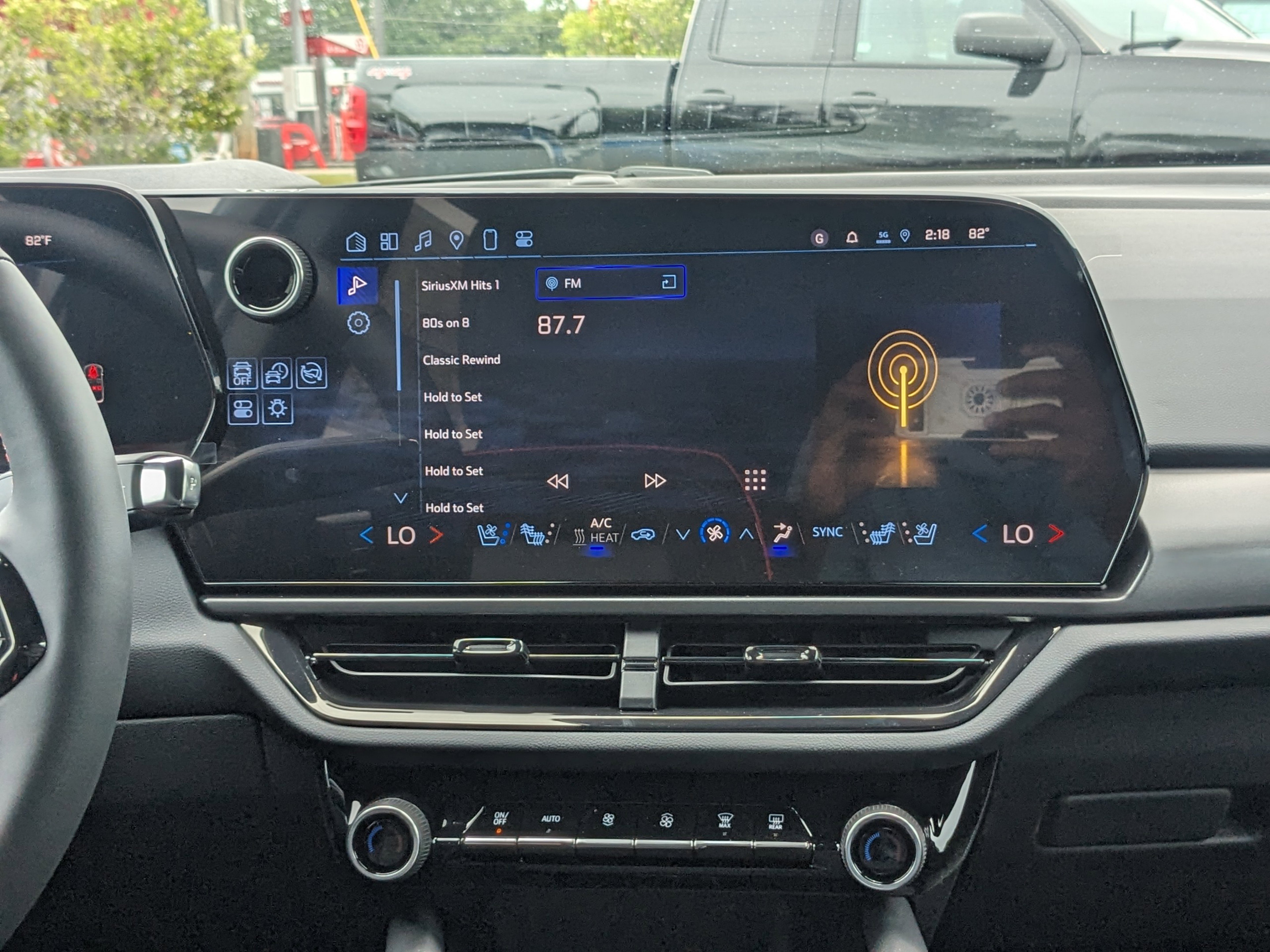 2025 Chevrolet Equinox EV RS - Photo 19