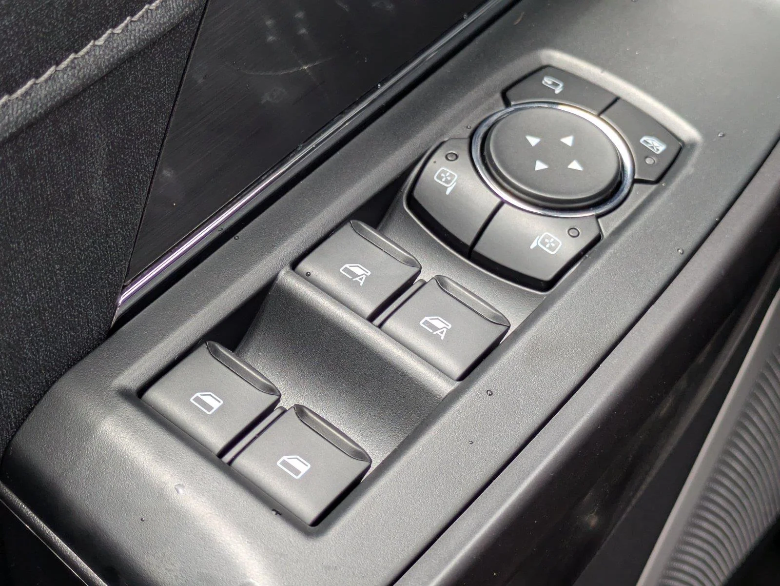 New 2026 Carbonized Gray Metallic Ford Lariat® image 28
