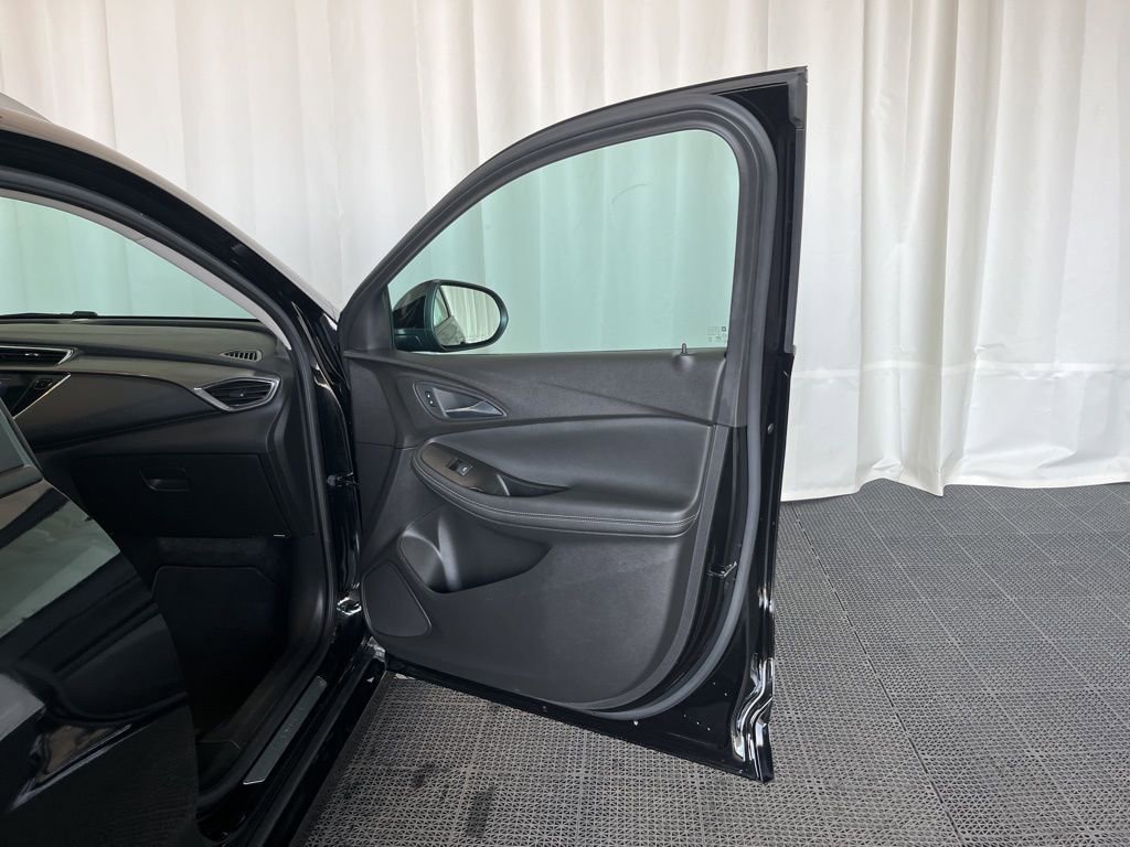 Used 2023 Ebony Twilight Metallic Buick Select image 18