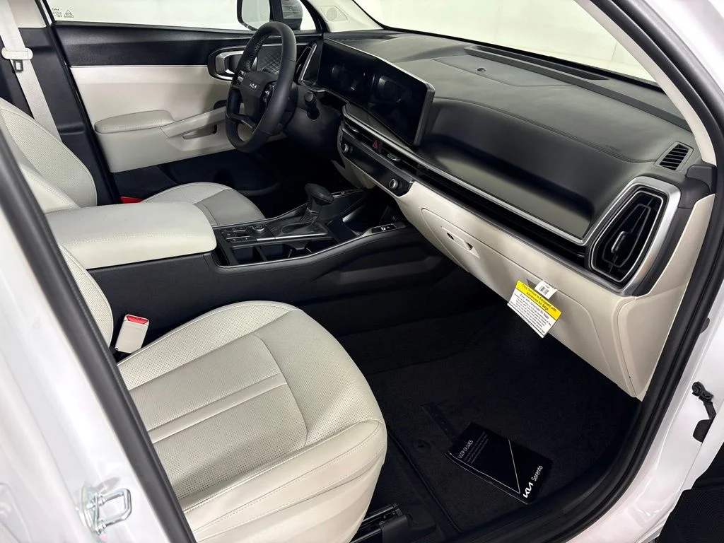 New 2026 White Kia S image 17