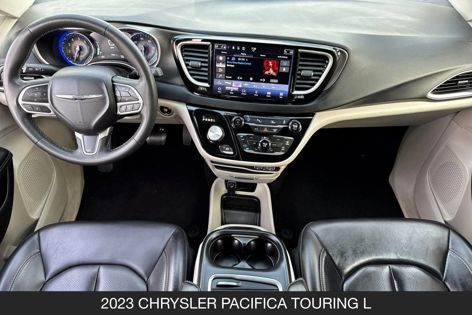 Used 2023 Bright White Clearcoat Chrysler Touring L image 16