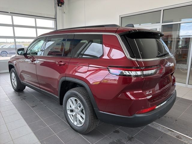 New 2026 Velvet Red Pearl-Coat Exterior Paint Jeep Laredo image 3