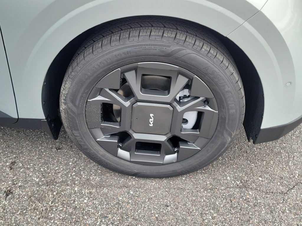 New 2026 Ivory Silver Kia SX image 40