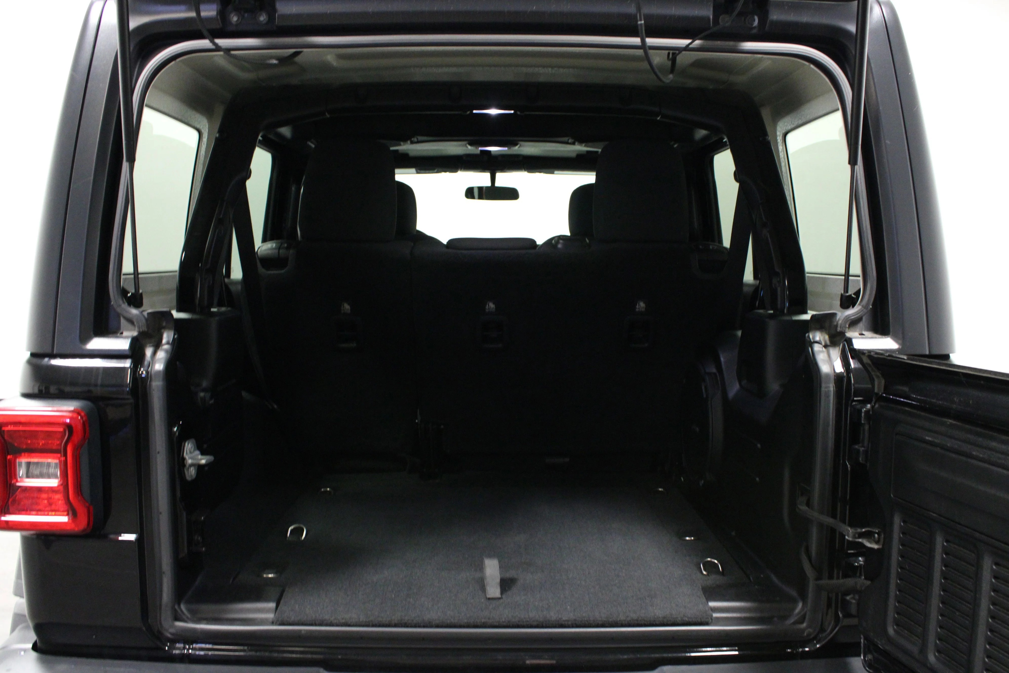 Used 2018 Black Clearcoat Jeep Sahara image 14