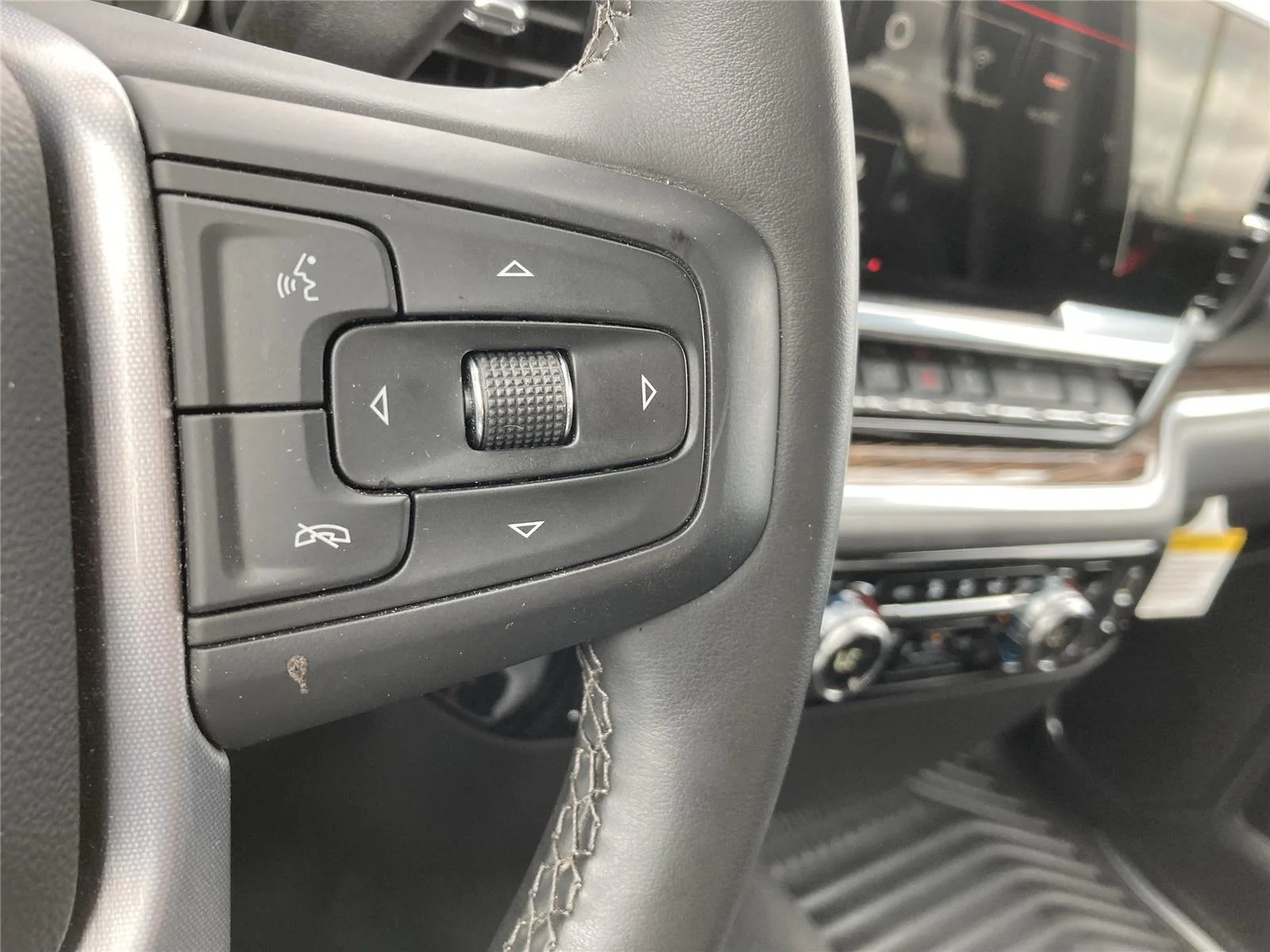 New 2026 Sterling Metallic GMC Elevation image 18