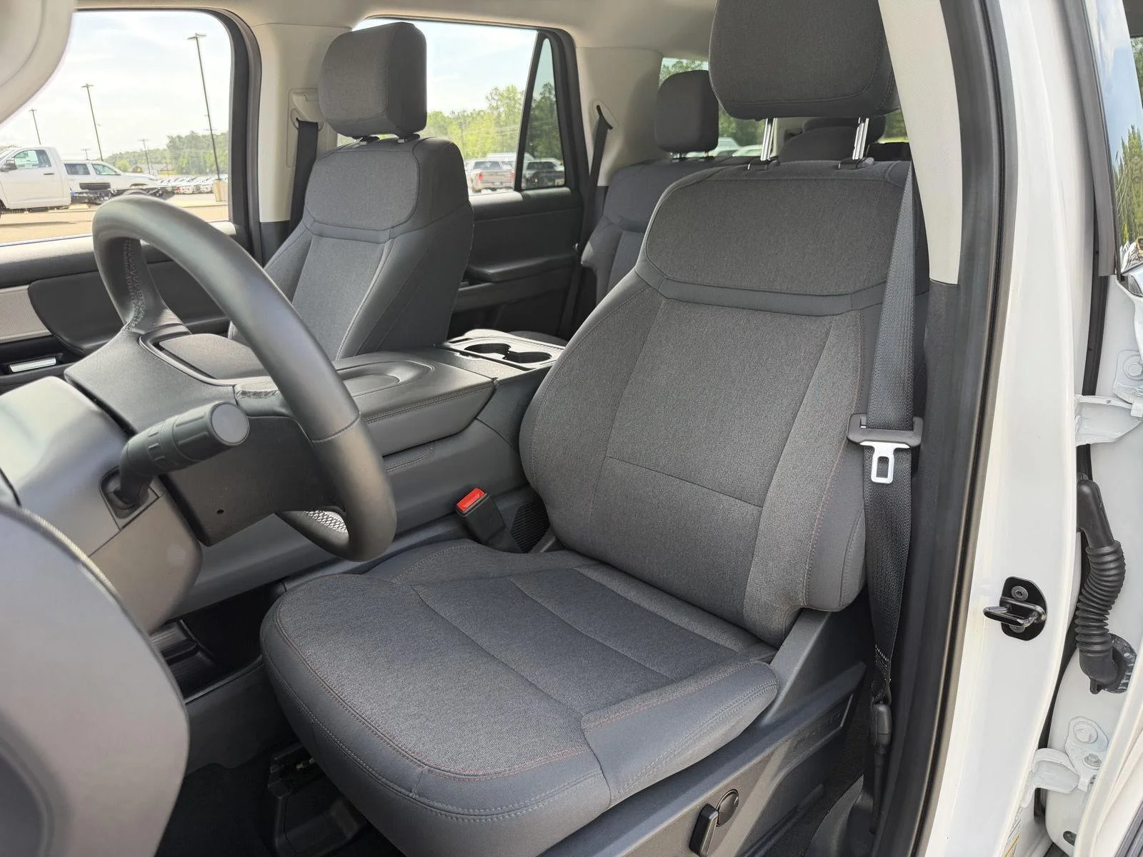 Used 2025 Oxford White Ford Active image 16