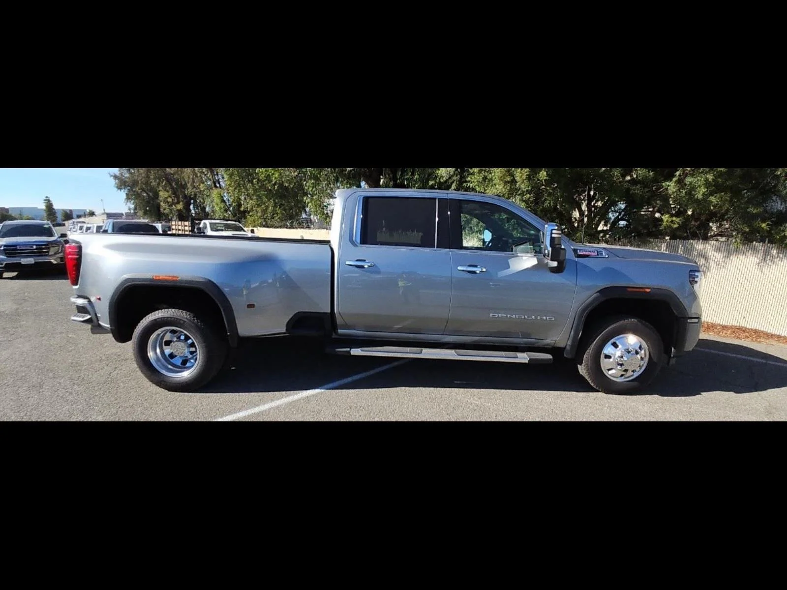 Used 2024 Sterling Metallic GMC Denali DRW image 22
