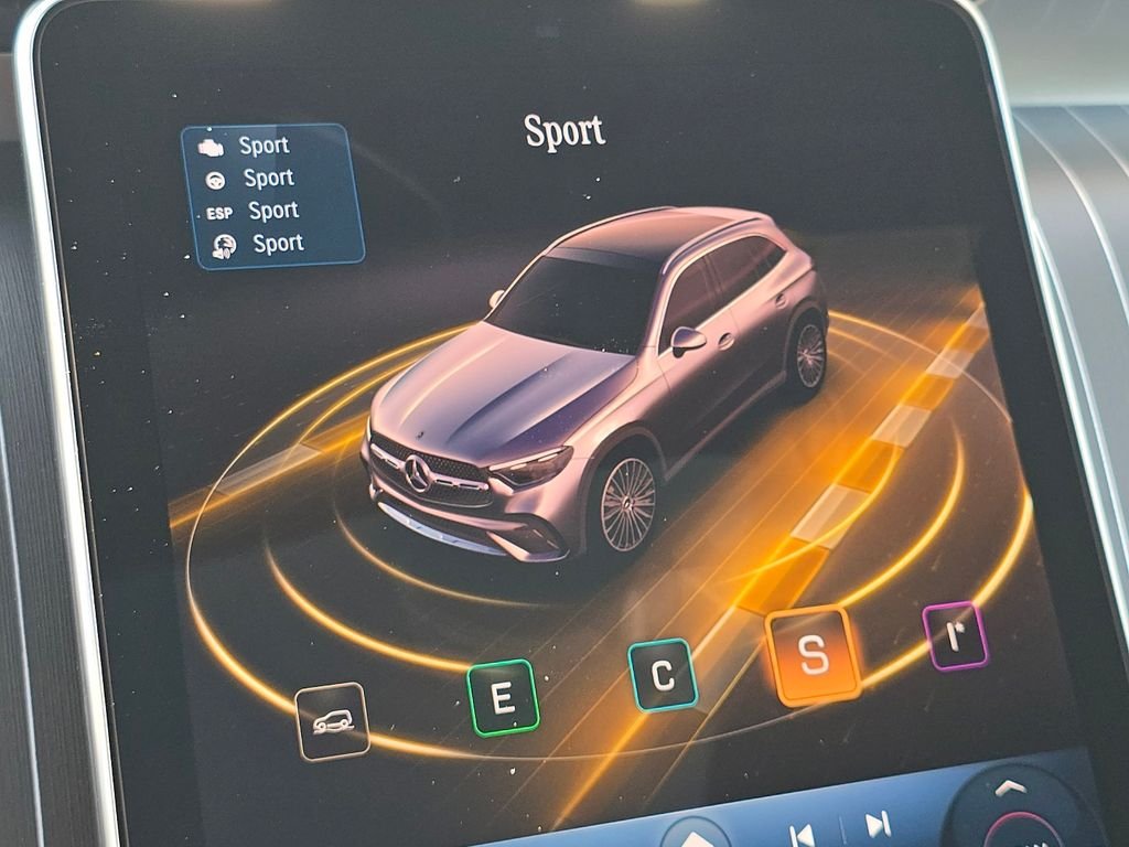 New 2026 Black Mercedes-Benz GLC 300 image 34