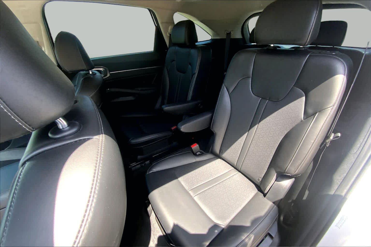 Certified Used 2023 Glacial White Pearl Kia SX image 19