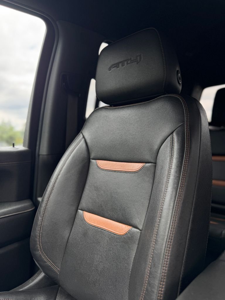 Used 2022 Summit White GMC AT4 image 31