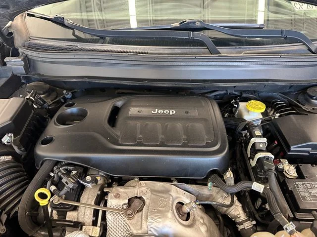 Used 2019 Gray Jeep Limited image 18