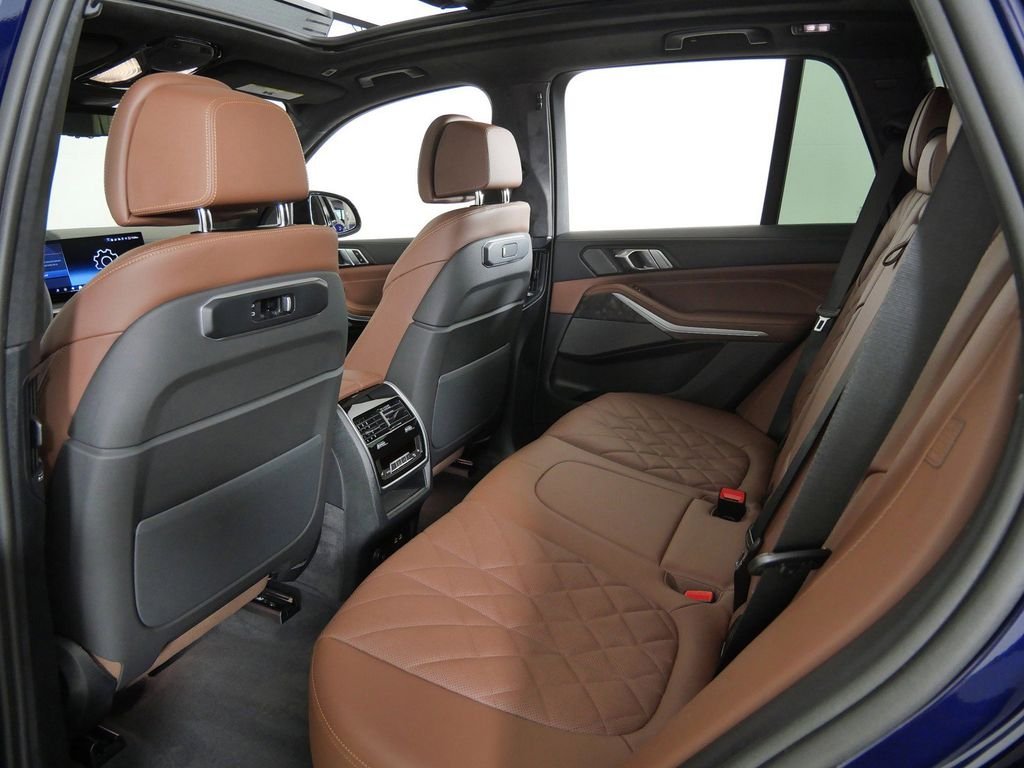 New 2026 Tanzanite Blue II Metallic BMW xDrive40i image 32