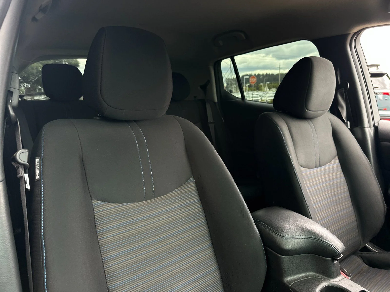 Used 2022 Super Black Nissan S image 15