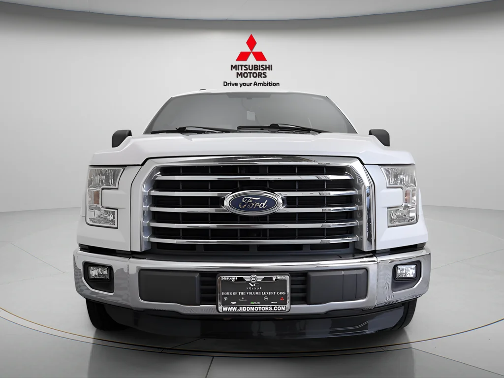 Used 2016 Oxford White Ford XLT image 4