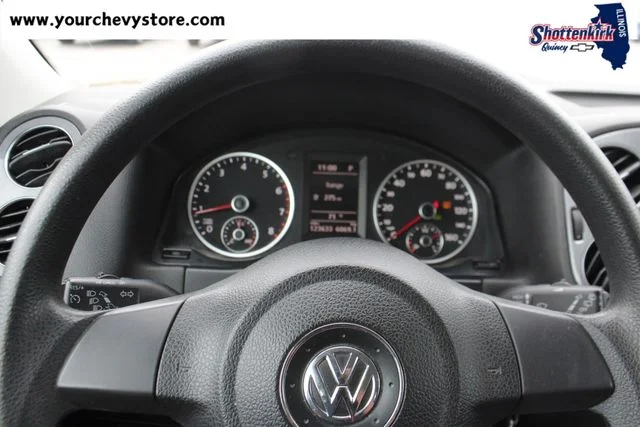 Used 2012 Gray Volkswagen SE image 21